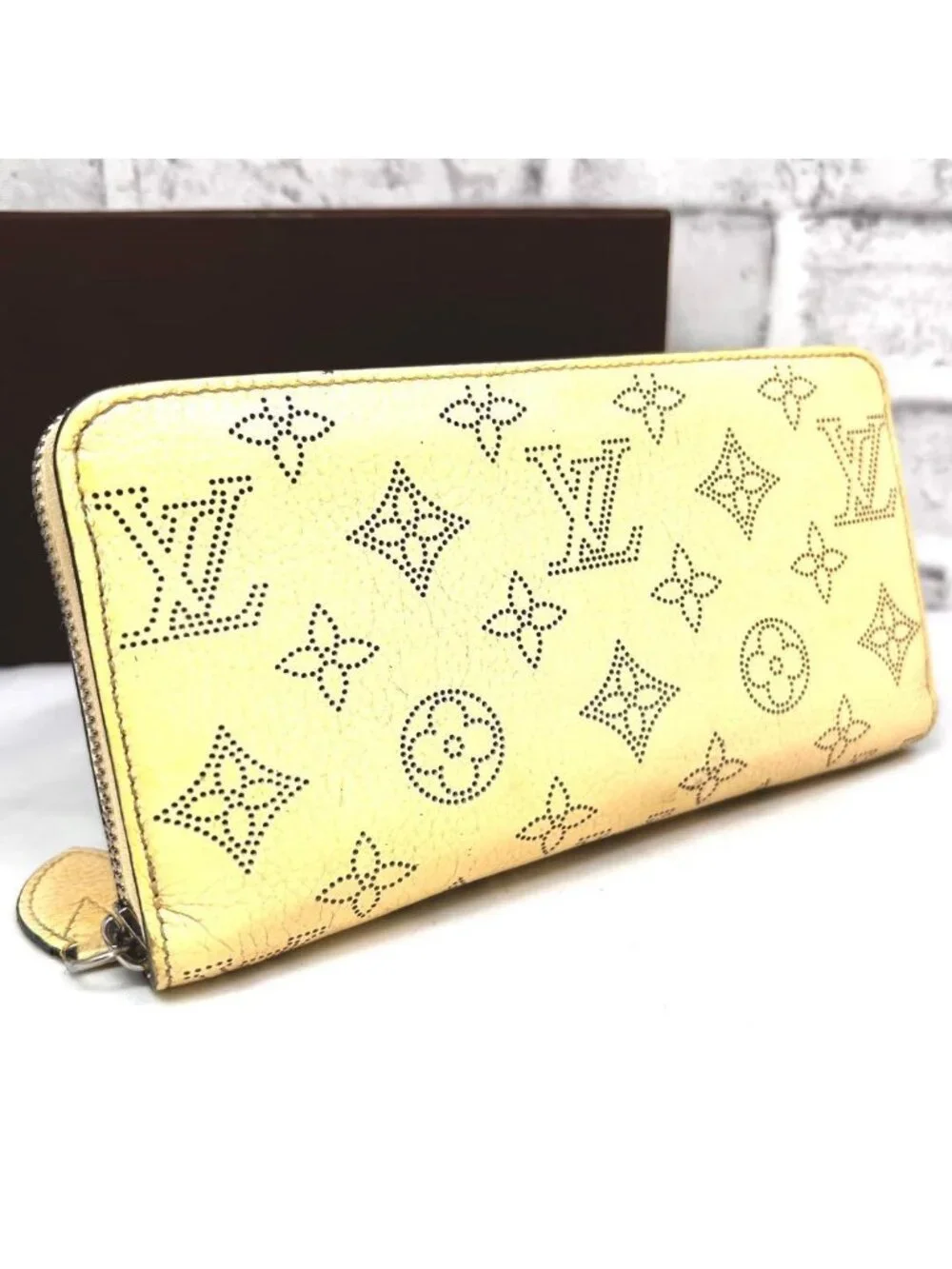 Louis Vuitton Built in Mahina Zippy Wallet Banana